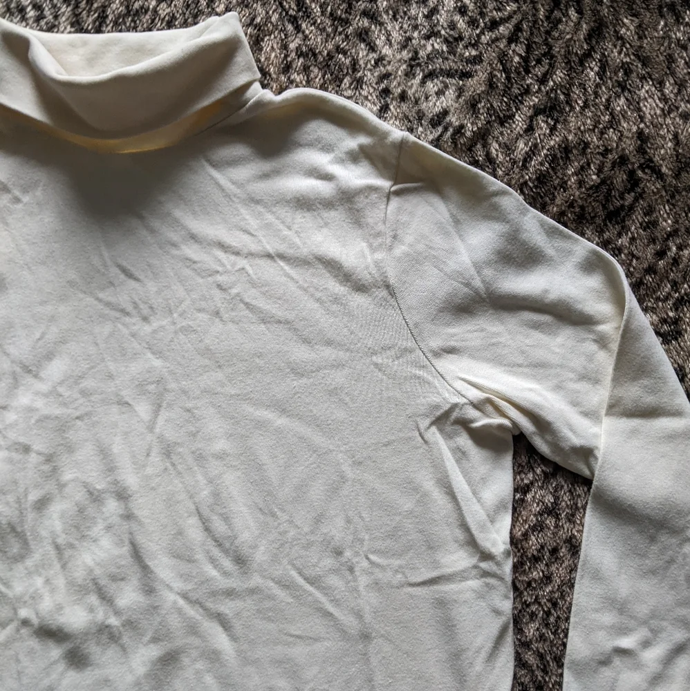 Cream turtleneck - Picture 4 of 6